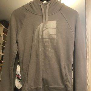 NORTH FACE SWEATSHIRT. NEVER WORN